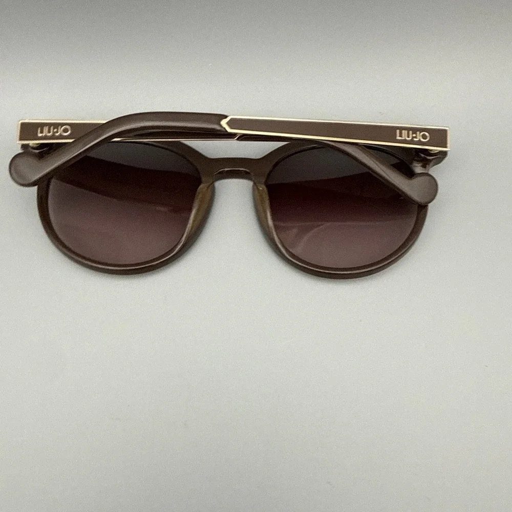LIU JO AUTHENTIC SUNGLASSES- LJ653S BROWN/GOLD ACCENT LEATHER ROUND FRAMES- HOT!